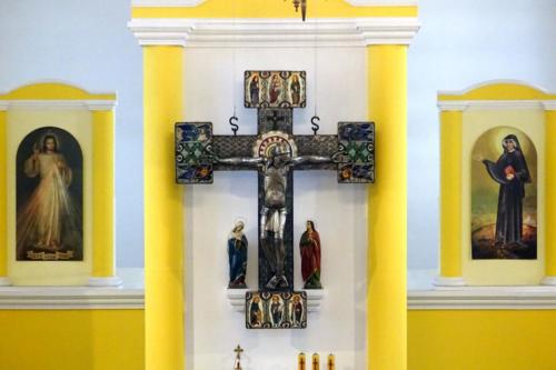 Krzyż i relikwie w Tyńcu Legnickim